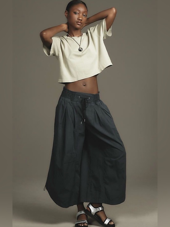 Anthropologie Pants - Anthropologie ruched poplin parachute pants